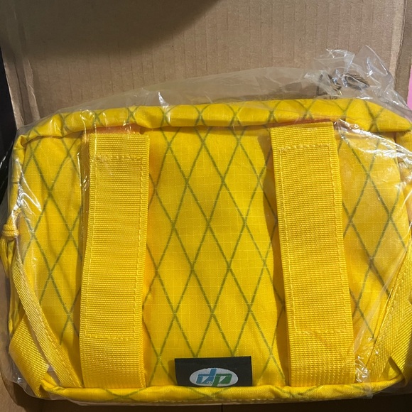 Yellow Supreme Shoulder Bag (FW18) with Supreme Candy 🍭 Necklace - Picture 6 of 6